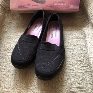 Sketchers size 9